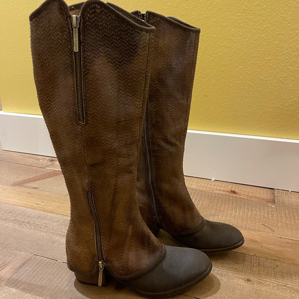 Donald J. Pliner Western Couture Collection Textured Brown Heeled Boots